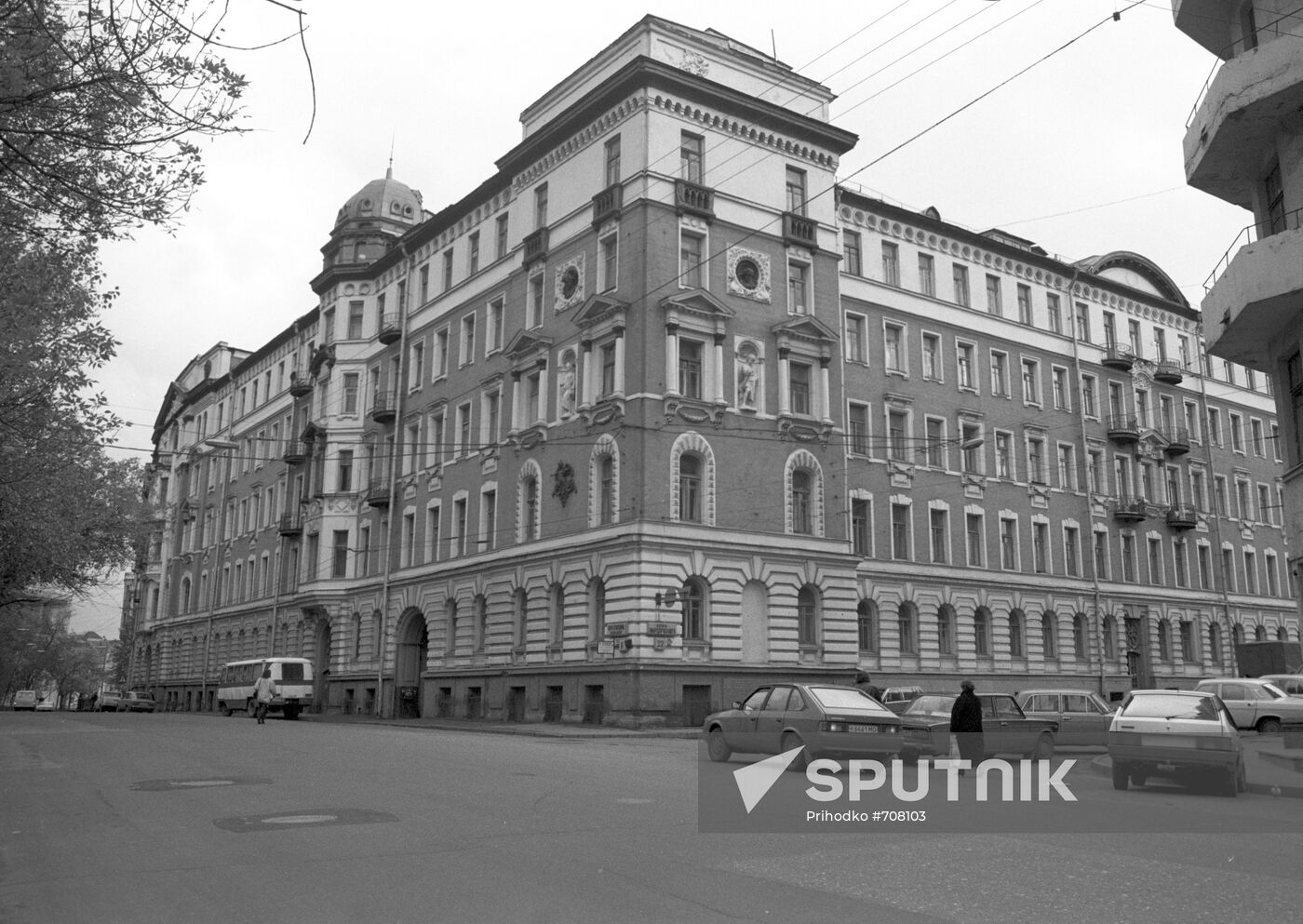 Former tenement building on Sretensky boulevard