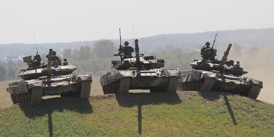 T-90 and T-80 tanks