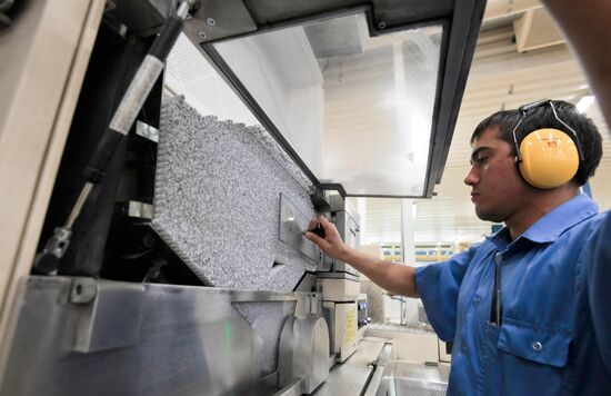 Cigarette tube filling line