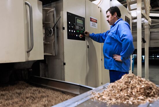 Preparing tobacco mixtures for cigarettes
