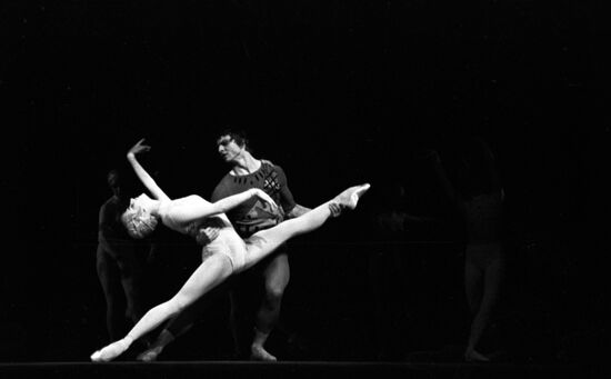 Actors Alla Osipenko and Yuri Soloviev
