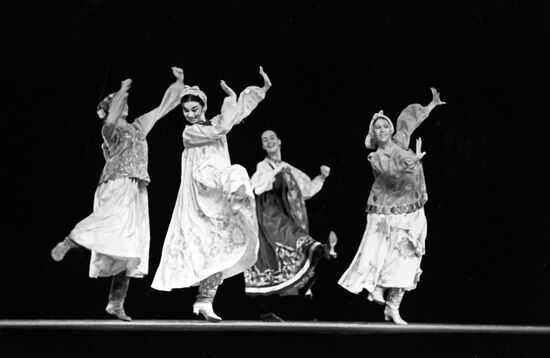 Scene from choreographic miniature Naughty Women