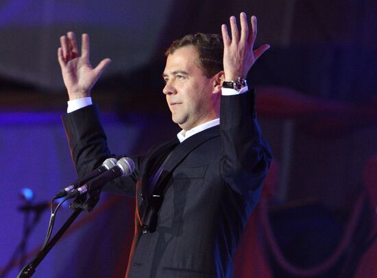 Dmitry Medvedev visits Vladivostok during tour to Far East