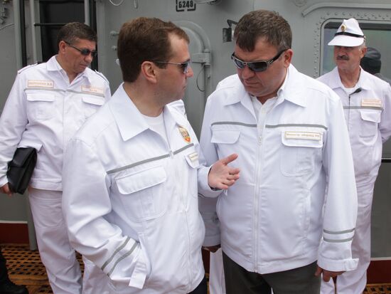 Dmitry Medvedev on board cruiser "Pyotr Veliky"