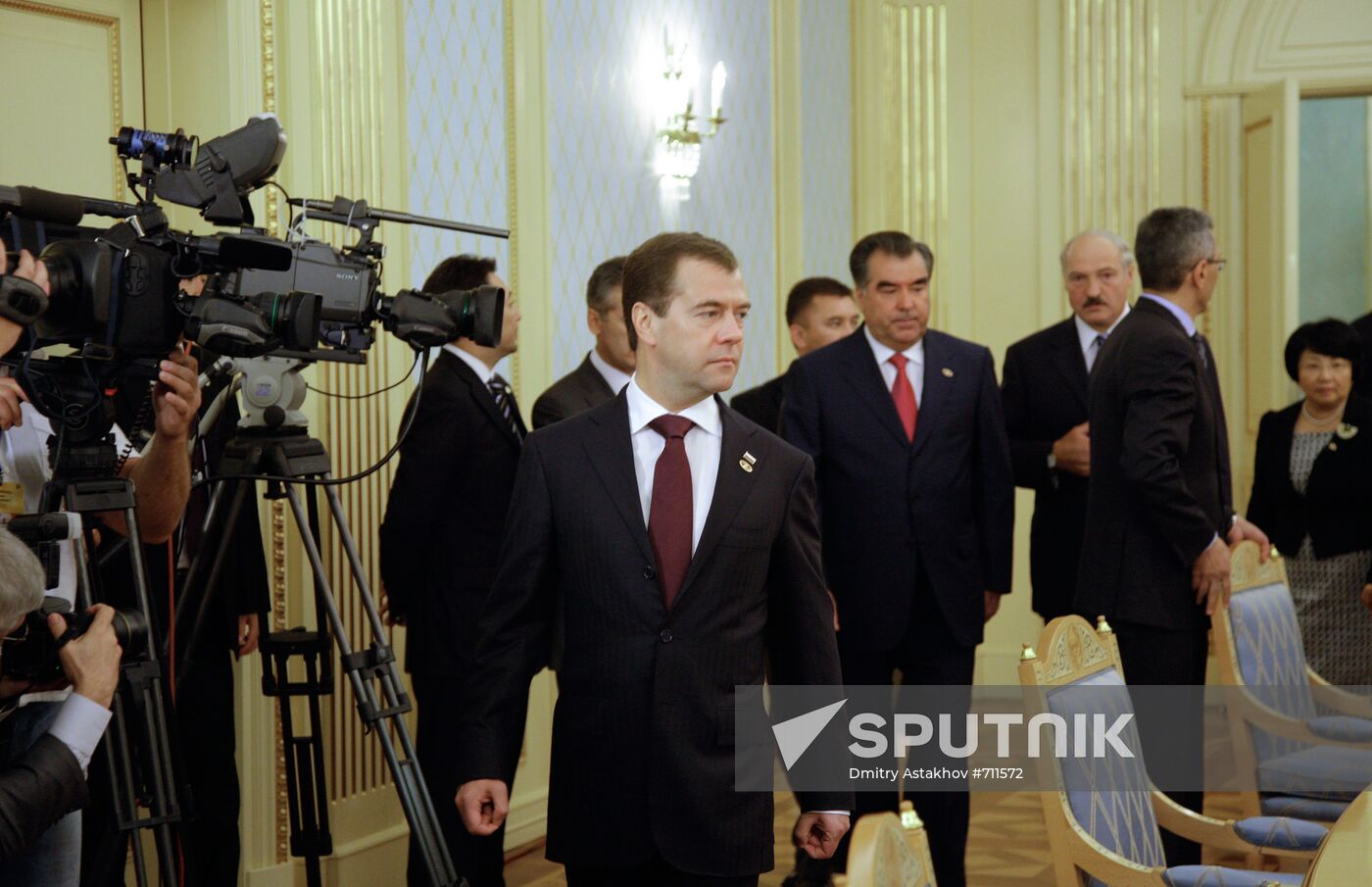 Dmitry Medvedev attends EurAsEC summit in Astana