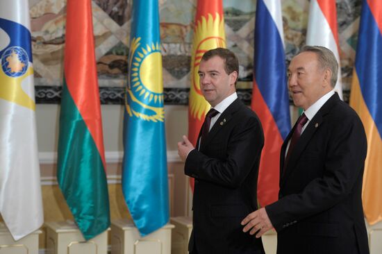 Dmitry Medvedev attends EurAsEC summit in Astana