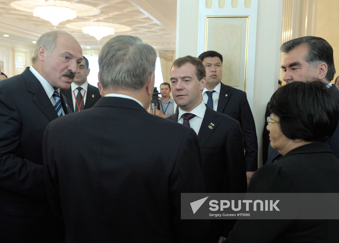 Dmitry Medvedev attends EurAsEC summit in Astana