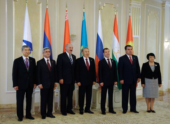 Dmitry Medvedev attends EurAsEC summit in Astana
