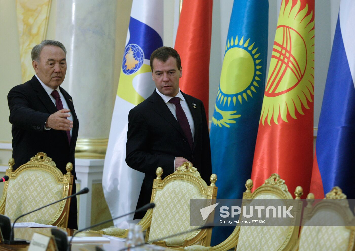Dmitry Medvedev attends EurAsEC summit in Astana