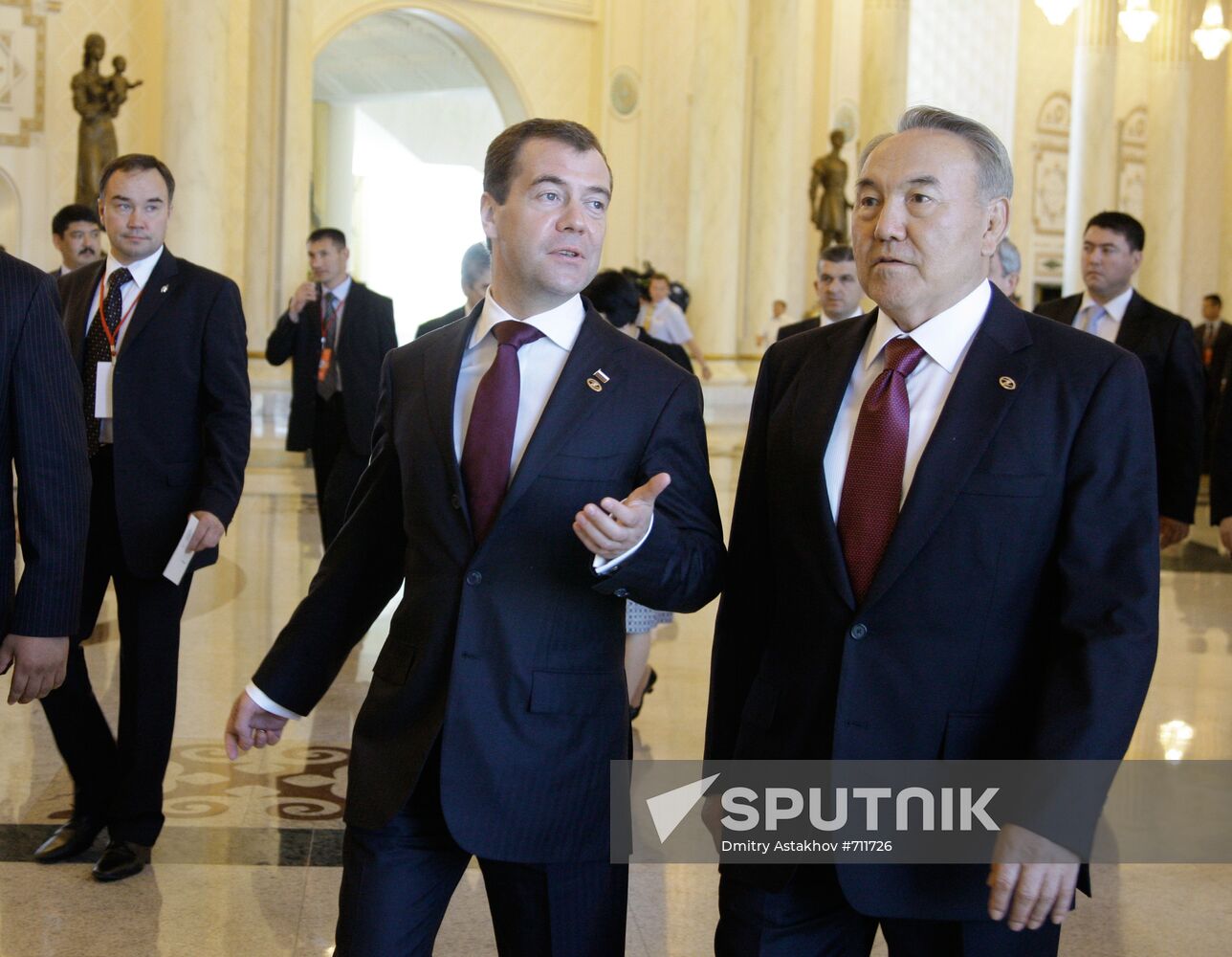 Dmitry Medvedev attends EurAsEC summit in Astana
