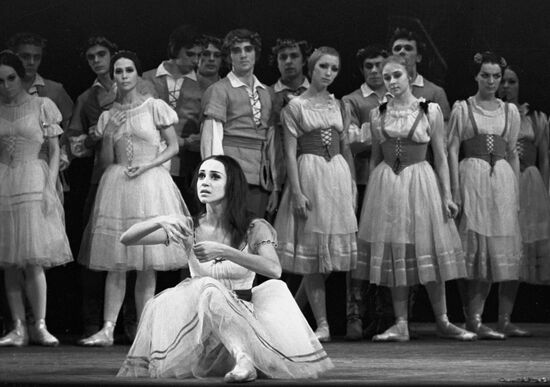 Ballerina Yelena Yevteyeva