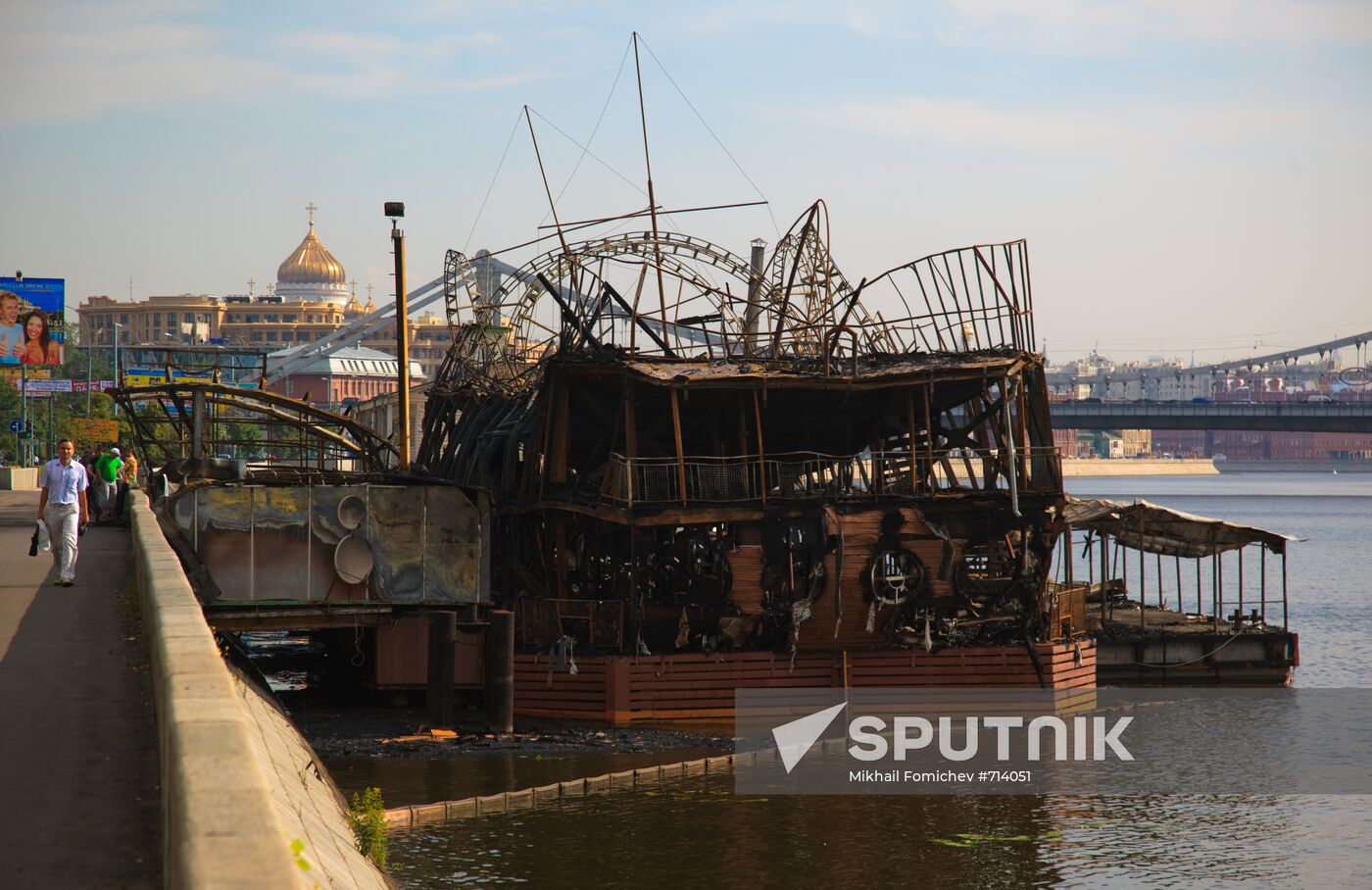 Mama Zoya floating restaurant burns down