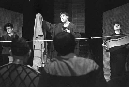 Scene from play "Life of Galileo"