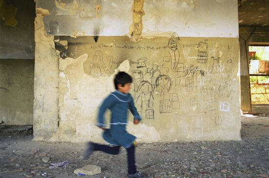 Children in Ejmiatsin slums