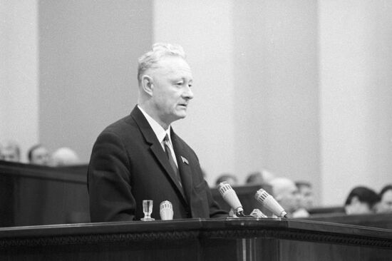 Konstantin Gerasimov at 2d session of RSFSR Supreme Soviet