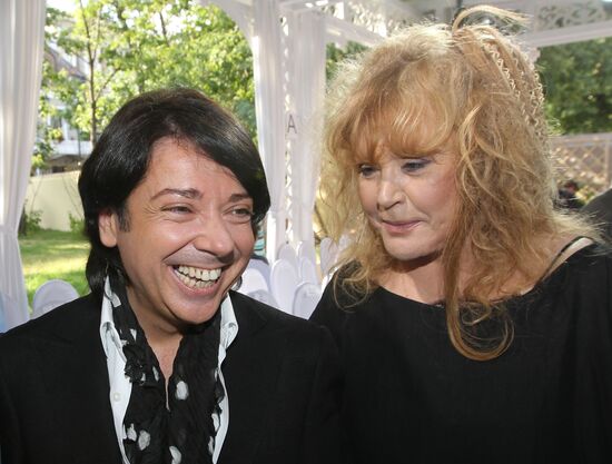 Valentin Yudashkin and Alla Pugacheva