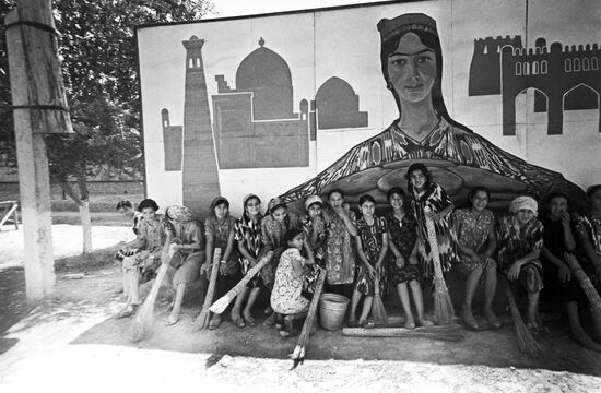 Young girls from Khiva