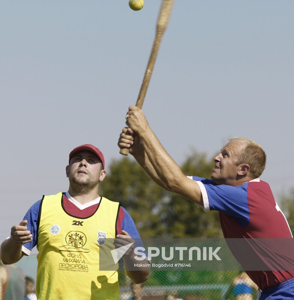 Russian Lapta (bat and ball game) competition