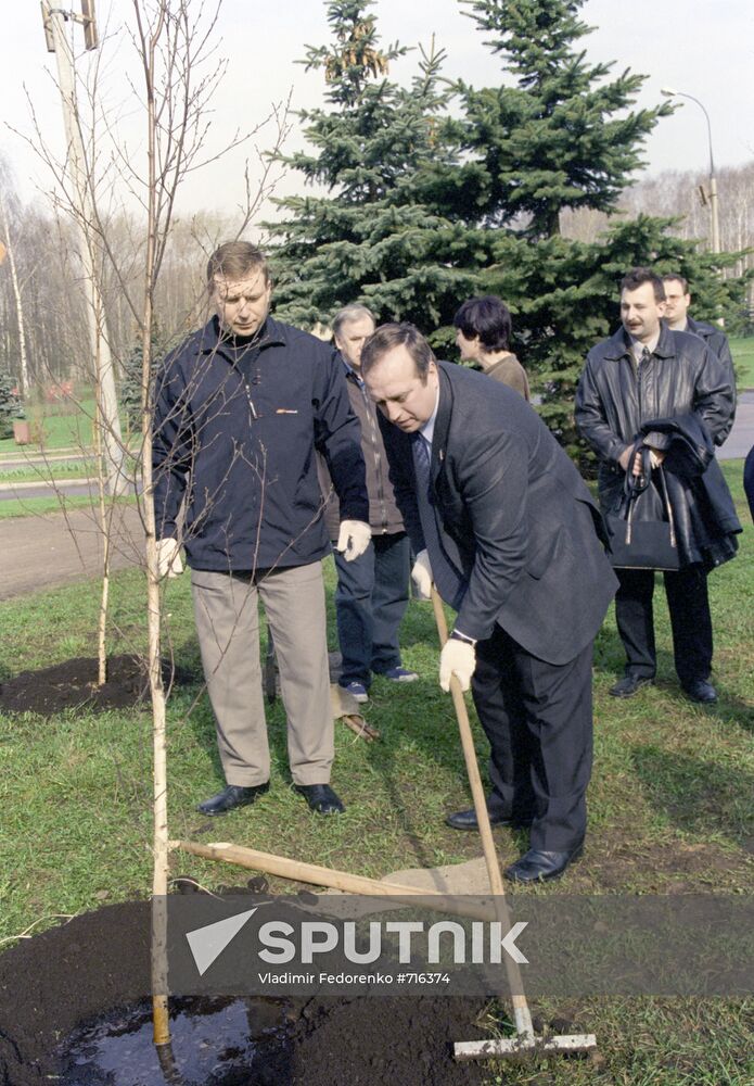 Subbotnik to lay foundation of Memory Alley on Poklonnya Hill