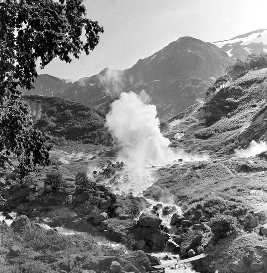 Velikan geyser eruption