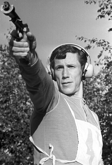 Soviet pentathlete Pavel Lednyev