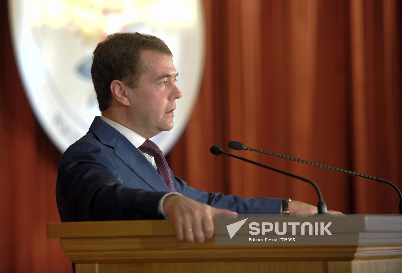 Dmitry Medvedev speaks at Russian diplomats' meeting