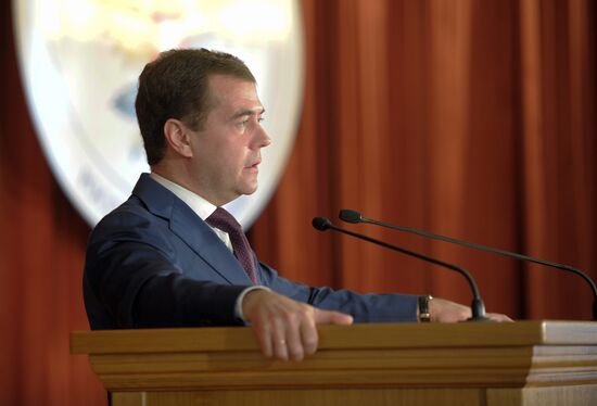 Dmitry Medvedev speaks at Russian diplomats' meeting