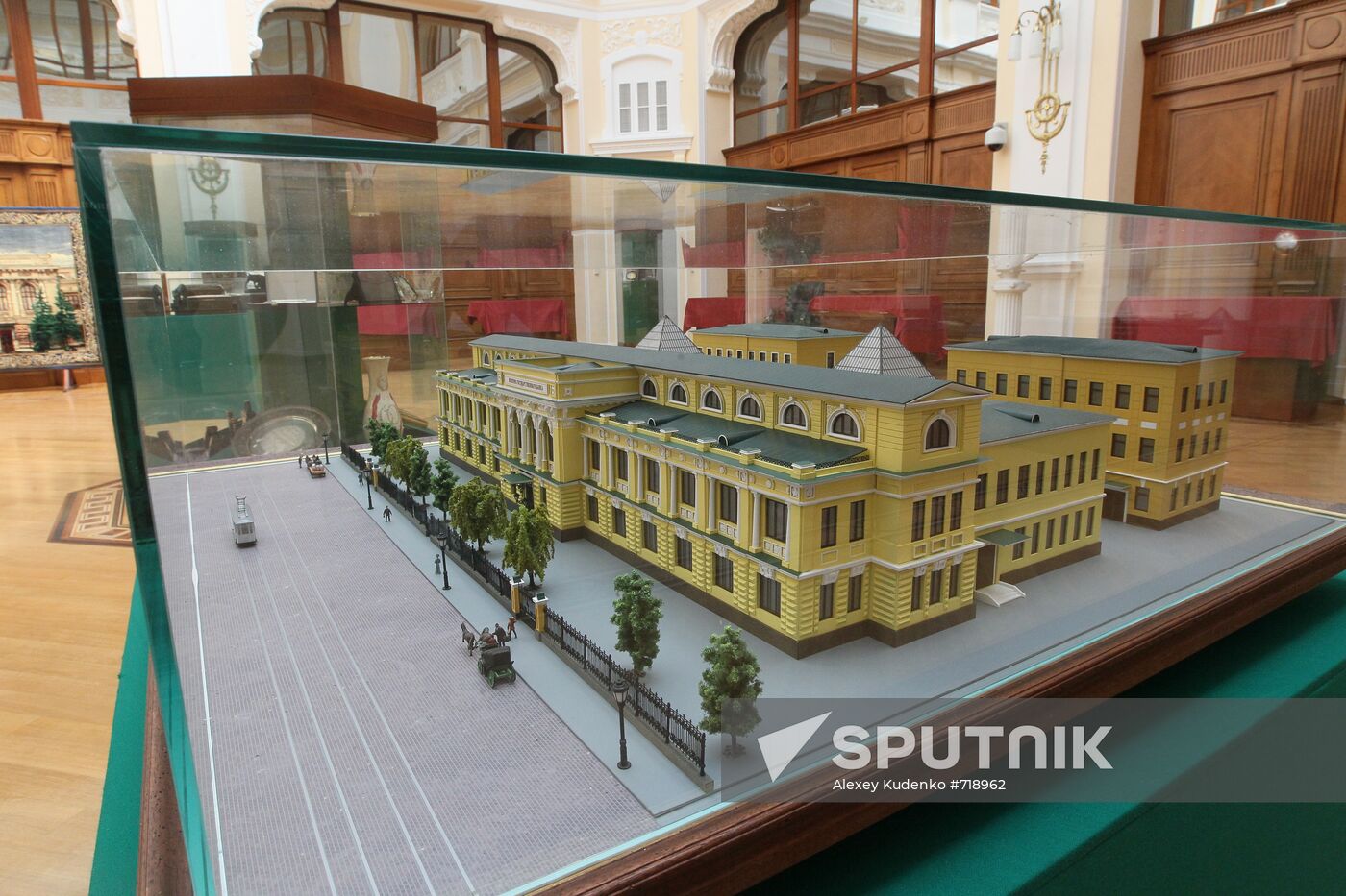 Lay-out of the State bank's Moscow office