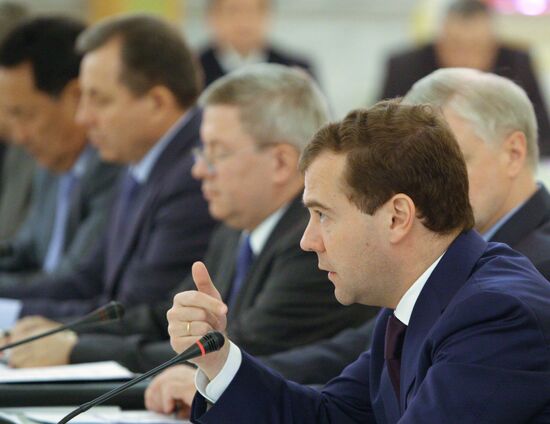 Dmitry Medvedev speaks at Council of Legislators