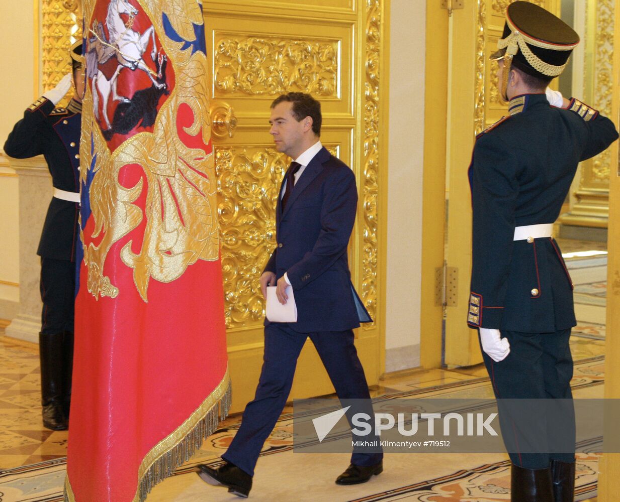 Dmitry Medvedev addresses Council of Legislators meeting