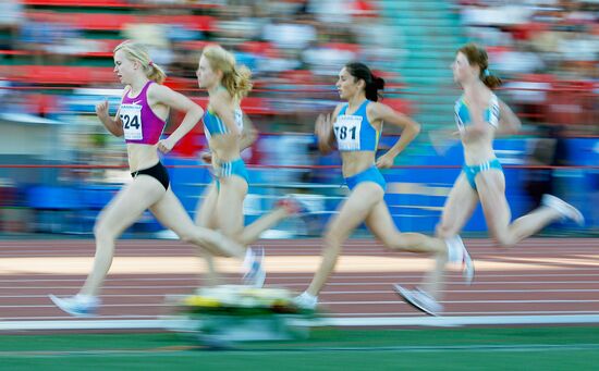 5,000-meter race among women