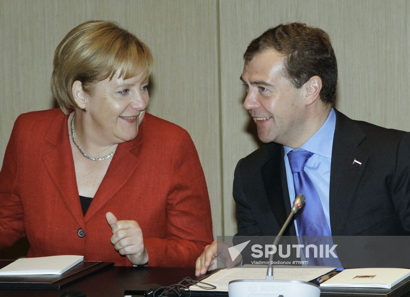 Dmitry Medvedev and Angela Merkel in Yekaterinburg