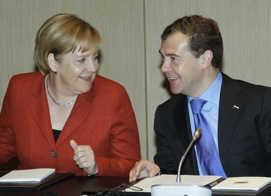 Dmitry Medvedev and Angela Merkel in Yekaterinburg