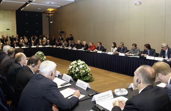 Dmitry Medvedev and Angela Merkel in Yekaterinburg