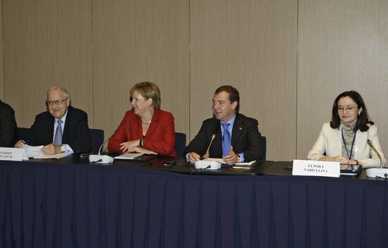 Dmitry Medvedev and Angela Merkel in Yekaterinburg