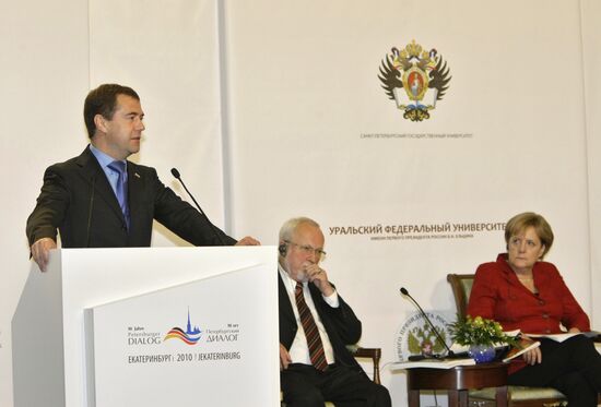 Dmitry Medvedev and Angela Merkel in Yekaterinburg