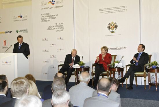 Dmitry Medvedev and Angela Merkel in Yekaterinburg