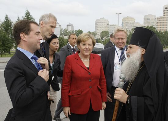 Dmitry Medvedev and Angela Merkel in Yekaterinburg