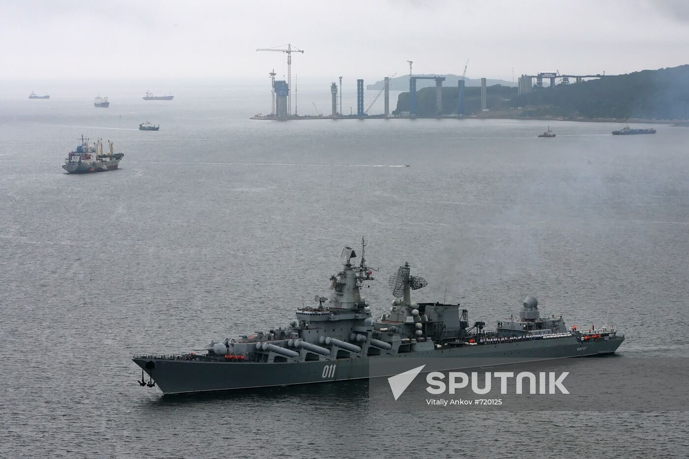 Pacific Fleet vessels welcomed in Vladivostok