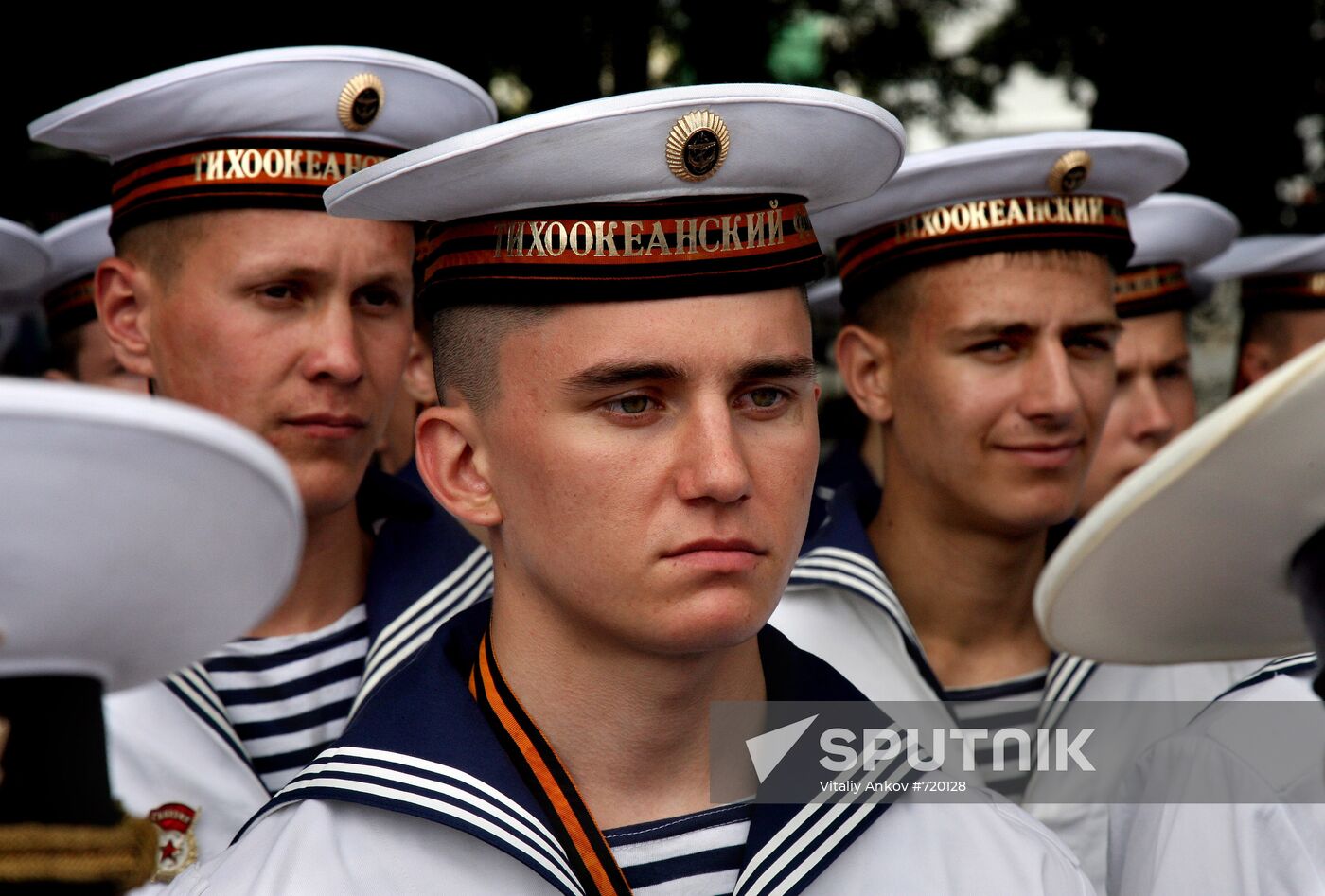 Pacific Fleet vessels welcomed in Vladivostok