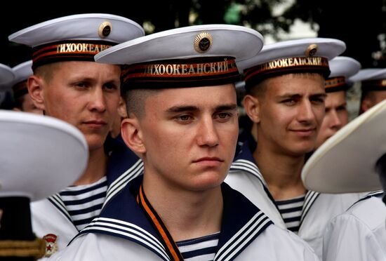 Pacific Fleet vessels welcomed in Vladivostok