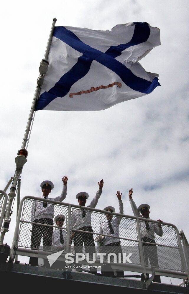 Pacific Fleet vessels welcomed in Vladivostok