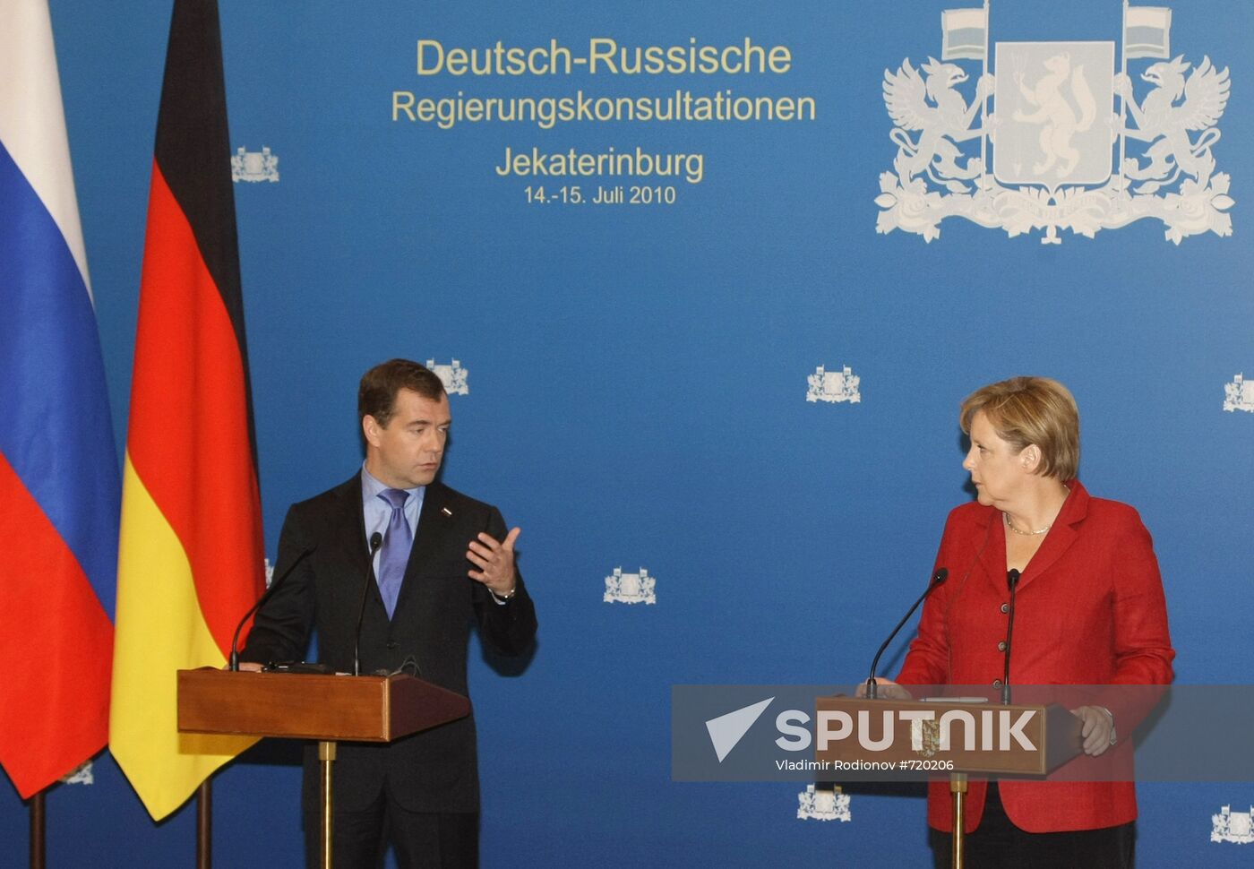 Dmitry Medvedev and Angela Merkel in Yekaterinburg