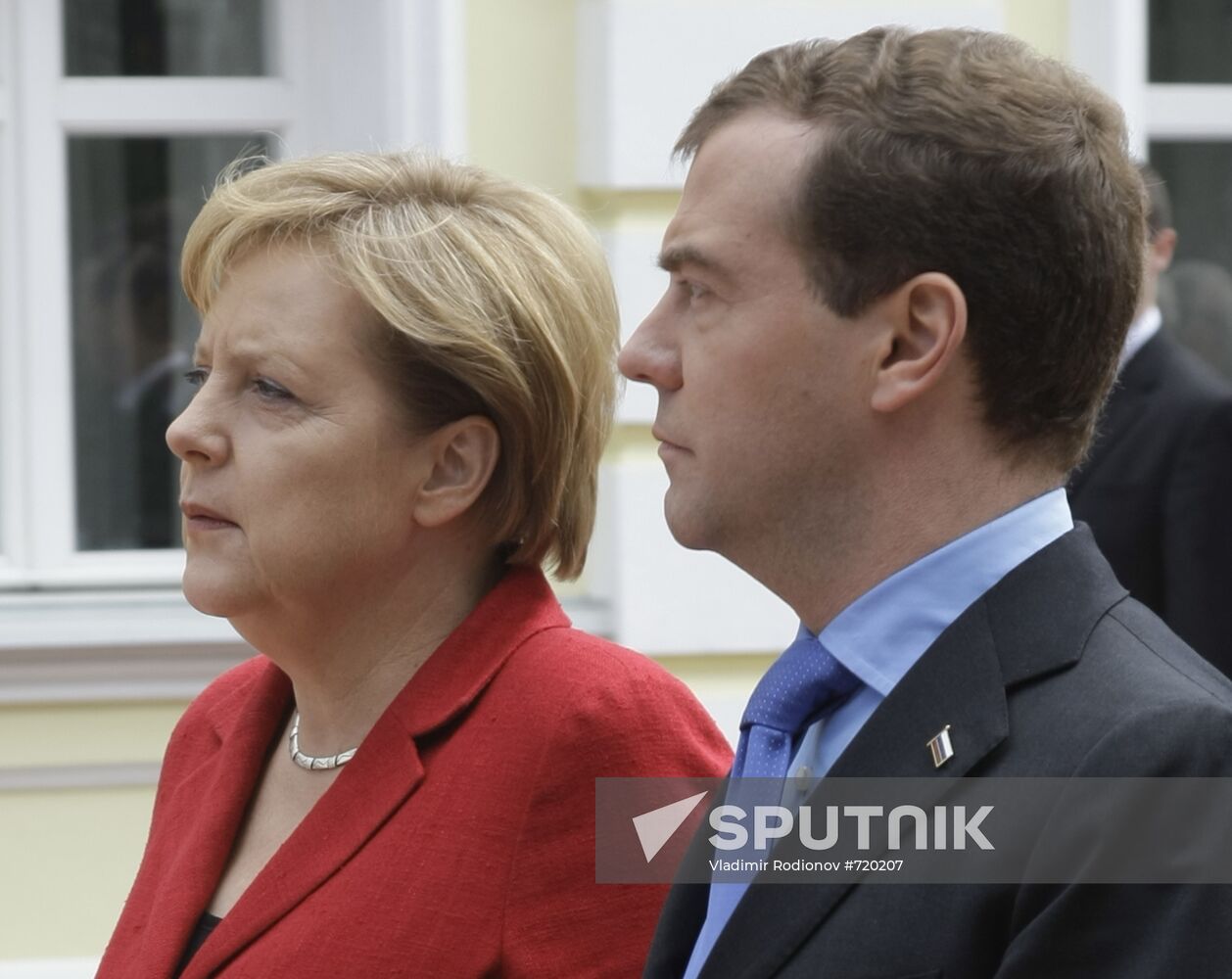 Dmitry Medvedev and Angela Merkel in Yekaterinburg