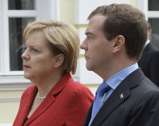 Dmitry Medvedev and Angela Merkel in Yekaterinburg