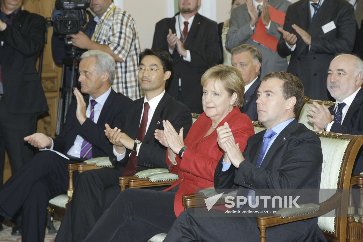 Dmitry Medvedev and Angela Merkel in Yekaterinburg