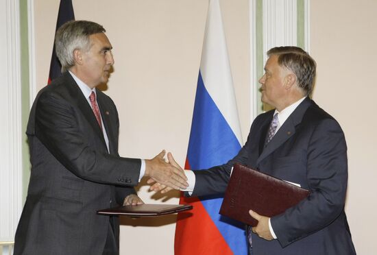Peter Loescher and Vladimir Yakunin