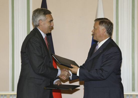 Peter Loescher and Vladimir Yakunin