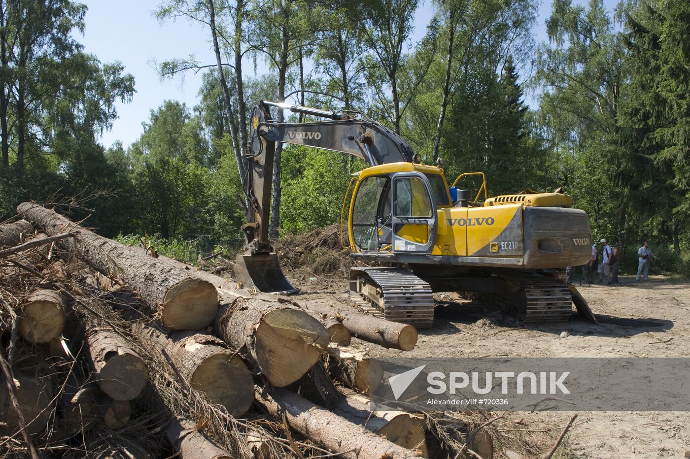 Khimki forest felling begins from the Sheremetyevo side