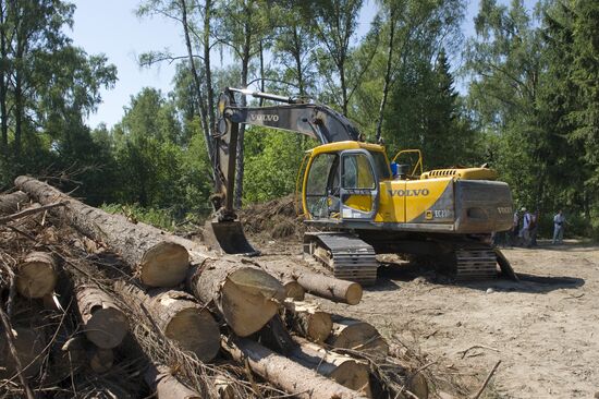 Khimki forest felling begins from the Sheremetyevo side